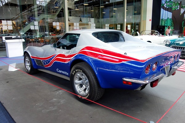 Chevrolet Corvette Stingray Coupe (1970) – Sonderausstellung "Chevrolet Corvette – A Legend Turns 70" in der Autoworld Brüssel