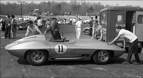 Chevrolet Corvette Stingray Racer XP-87 (1961) - die Flunder wird für das Rennen vorbereitet