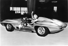 Chevrolet Corvette Stingray Racer XP-87 (1961) - glamouröse Präsentation