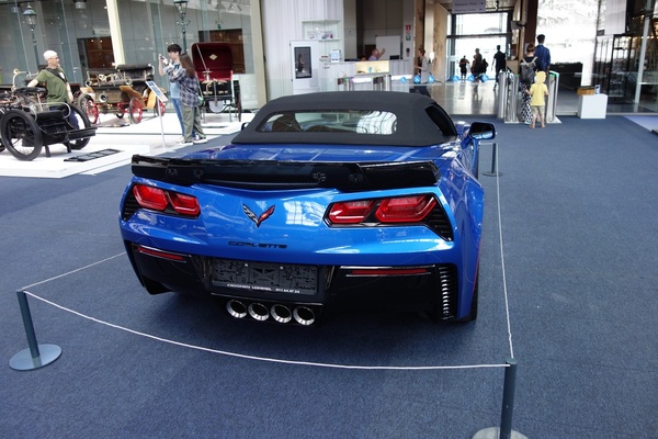 Chevrolet Corvette Z06 Convertible (2015) – Sonderausstellung "Chevrolet Corvette – A Legend Turns 70" in der Autoworld Brüssel