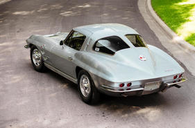 Chevrolet Corvette Z06 Fuel Injected Coupe (1963) - als Lot 043 an der Versteigerung von Bonhams in Quail Lodge am 18. August 2017