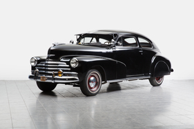 Chevrolet Fleetline Aero Sedan (1948) - angeboten als Lot 26 an der Auctionata Versteigerung an der Motorworld Berlin am 8. Oktober 2016