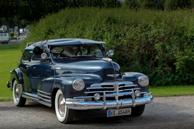 Chevrolet Fleetline Aerosedan (1948) - mit Reihen-Sechszylindermotor und 90 PS bei 3800 U/min - Classic-Gala Schwetzingen 2020