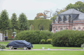 Chevrolet Fleetline Aerosedan (1948) - noch zugedeckt - 18. ASC-Classic-Gala Schwetzingen 2022