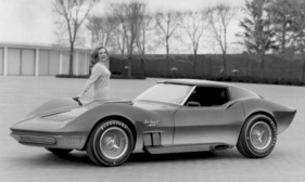 Chevrolet Mako Shark II (1965) - 1965 wurde mit diesem Prototyp bereits einen Ausblick auf den Nachfolger der zweiten Corvette-Generation gegeben
