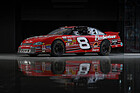 Bild: Chevrolet Monte Carlo NASCAR 'Dale Earnhardt Jr.' (2002) - Lot 365 an der RM/Sotheby's "Dare to Dream Collection" Versteigerung am 1. Juni 2024