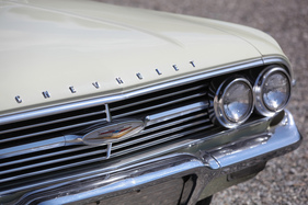 Chevrolet Nomad (1960) - Markenzeichen im Kühlergrill