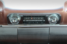 Chevrolet Nomad (1960) - Radio mit Stationsvorwähltasten