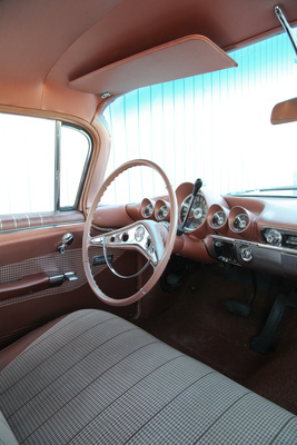 Chevrolet Nomad (1960) - viel Licht im Cockpit