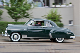 Chevrolet Styleline De Luxe Sport Coupé (1950) - bei der Anfahrt - Albisgütli Classics - Cars & Bikes August 2021