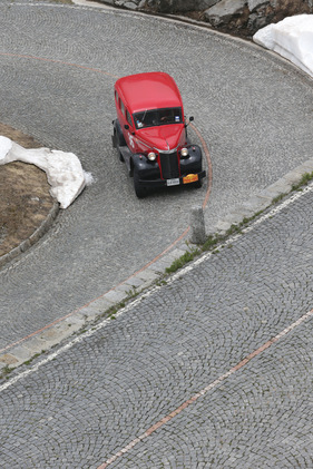Chevrolet Suburban (1940) - an der Rallye Peking-Paris 2013 - Sonderprüfung Tremola Tag 31