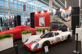 Chevron B16 (1972) - mit Ford-Cosworth-Motor als Werbeträger für einen Concours - 42. Auto e Moto d'Epoca 2025