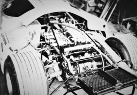 Chris Barbers Piper GTR in der Piper-Fabrik, angetrieben von einem 2-Liter BMW-Motor