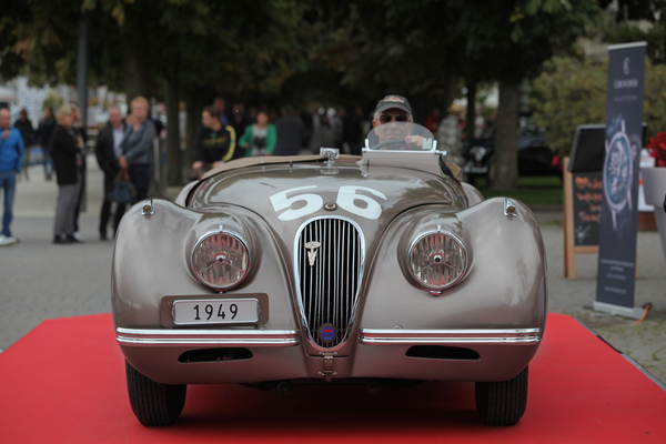 Christian Jenny und der Jaguar XK 120 werben für den Grand Prix in Bern im Jahr 2018 - Concours d'Excellence International Luzern 2017