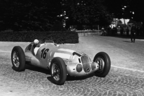 Christian Kautz auf dem Mercedes-Benz W 125 am Grand Prix der Schweiz in Bremgarten von 1937