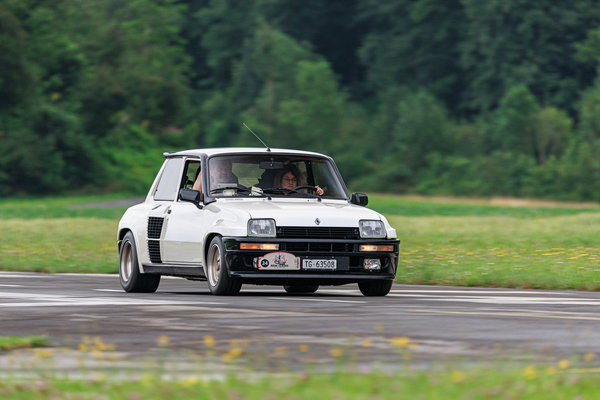 Bild: Christian Lischi und Sabine Brand im Renault 5 Turbo 2 (1985)