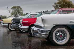 Chrom, üppige Formen und unterschiedlichste Farben zeigen den American Dream der Strasse - American Live 2015 Chrom, üppige Formen und unterschiedlichste Farben zeigen den American Dream der Strasse - American Live 2015