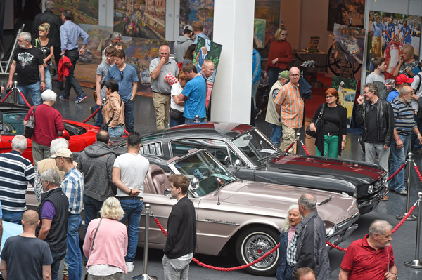 Chromblitzende Amerikaner begeistern - Klassikwelt Bodensee 2016
