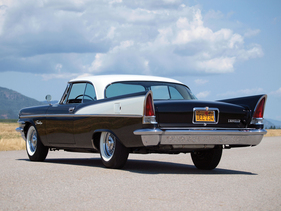 Chrylser Saratoga Hardtop Coupe (1957) - als Lot 106 an der Versteigerung von RM in Arizona am 15./16. Januar 2015