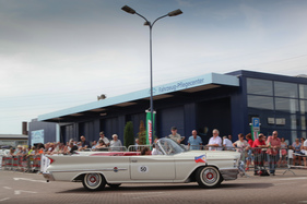 Chrysler 300 F Convertible (1960) - am Oldtimer Grandprix Safenwil am 3. September 2016
