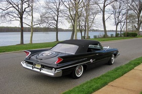 Chrysler 300F Convertible (1960) - angeboten an der RM Auktion von Monterey vom 19. und 20. August 2011