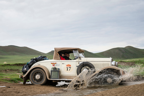 Bild Chrysler 70 (1930) - "Heiri" muss einiges aushalten - Rallye Peking-Paris 2016