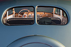 Chrysler Airflow C1 (1935) - Blick durch die Heckscheiben in den Innenraum