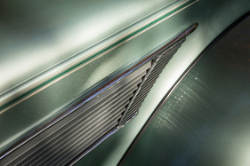Chrysler Airflow C1 (1935) - Luftauslass der Motorhaube