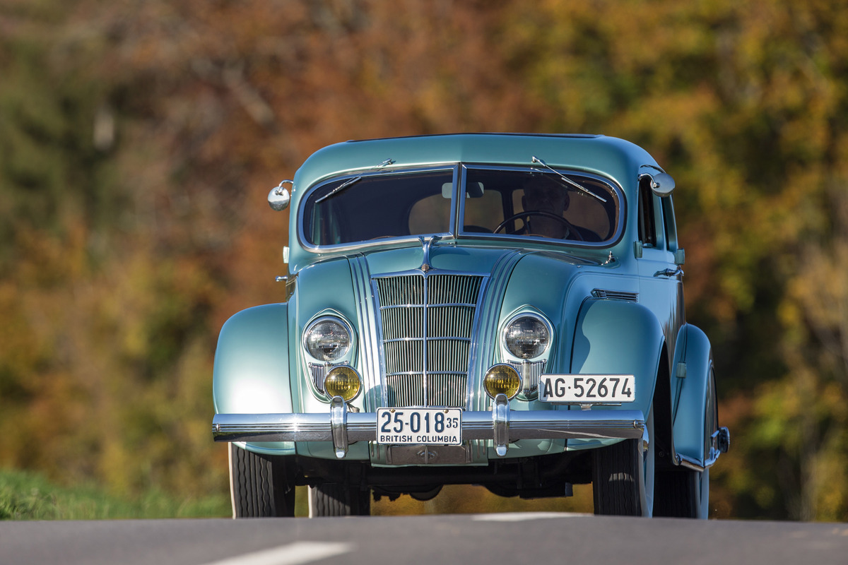 Chrysler Airflow C1 (1935) - die angepeilte Aerodynamik hinterliess ihre Spuren im Design