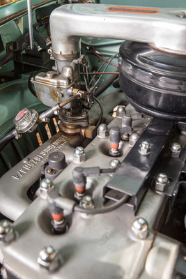 Chrysler Airflow C1 (1935) - ein Vergaser muss genügen