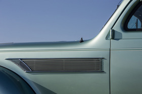 Chrysler Airflow C1 (1935) - elegante Zierelemente