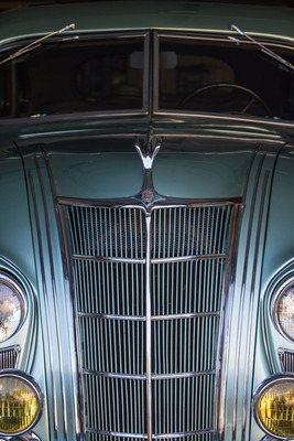 Chrysler Airflow C1 (1935) - imposanter Kühlergrill