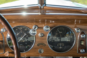 Chrysler Airflow C1 (1935) - umfangreiche Instrumentierung