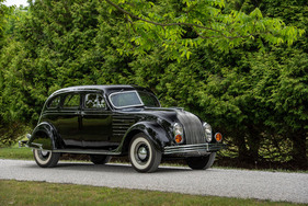 Chrysler Airflow Eight Sedan (1934) - Lot 243 an der RM/Sotheby's Hershey Versteigerung vom 4./5. Oktober 2023