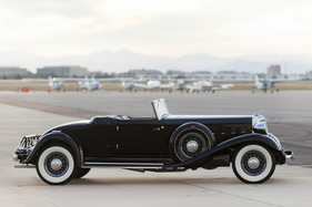 Chrysler Imperial CL Convertible Roadster by by LeBaron (1933) - von RM Auctions in Arizona am 18. Januar 2013 angeboten