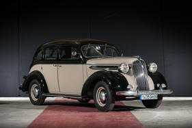 Chrysler Junior Limousine (1936) - als Lot 228 angeboten an der Artcurial André Trigano Collection 2020 Versteigerung am 13. September 2020