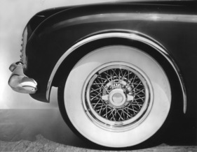 Chrysler K-310 (1951) - Speichenräder und Zentralverschluss beim Konzeptfahrzeug