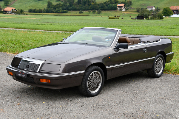 Chrysler Le Baron 2.2 Turbo Cabriolet (1990) - als Lot 04 an der Versteigerung der Oldtimer Galerie in Toffen am 19. Oktober 2019