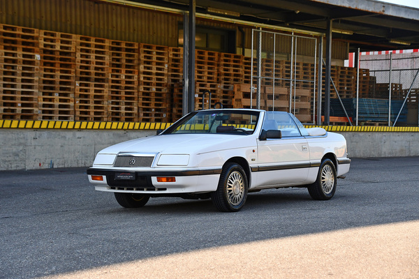 Bild: Chrysler LeBaron 3.0 V6 Convertible (1990) - als Lot 103 an der Versteigerung der Oldtimer Galerie Toffen am 14. Oktober 2023 angeboten