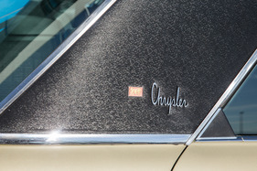 Chrysler New Yorker (1966) - Chrysler-Schriftzug