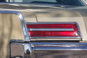 Chrysler New Yorker (1966) - breite Leuchten als Designelement