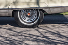Bild: Chrysler New Yorker (1966) - halb eingeschaltes Hinterrad