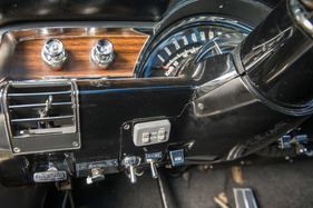 Chrysler New Yorker (1966) - man beachte den Knopf zur Einstellung des Sentinel, das für das automatische Lichteinschalten zuständig war