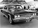 Chrysler New Yorker (1968) - mit selbsttragender Karosserie und gerade verlaufender Gürtellinie - Genfer Autosalon 1968