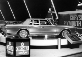 Chrysler New Yorker (1979) - Spitzenmodell, für 1979 kleiner und leichter geworden - Genfer Automobilsalon 1979