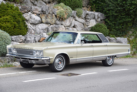 Bild Chrysler New Yorker 4 Door Hardtop Sedan (1966) - angeboten an der Versteigerung der Oldtimer Galerie Toffen am 26. November 2016