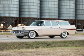 Chrysler New Yorker Town and Country Station Wagon (1957) - als Lot 183 an der RM/Sotheby's Arizona Versteigerung 2021