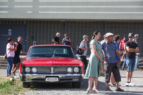 Chrysler Newport Custom (1967) - Coupé mit Präsenz - Albisgütli Classic Cars & Bikes August 2022