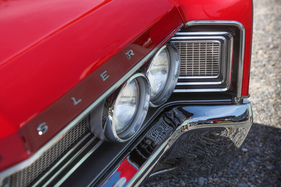 Chrysler Newport Custom (1967) - mit Doppelscheinwerfern - Albisgütli Classic Cars & Bikes August 2022
