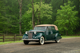 Chrysler Royal Convertible Sedan (1937) - als Lot 132 an der RM Sotheby's Hershey Versteigerung 2025